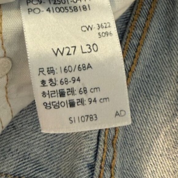 Levi's 501 Jeans with Washed Finish and Light Distressing Womens 27x30 - Picture 9 of 11